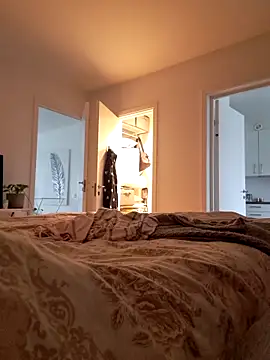 Snapshot of AlvinaSWE chatting on 11-06-25, 01:01 AlvinaSWE online show from 11-06-25, 01:01