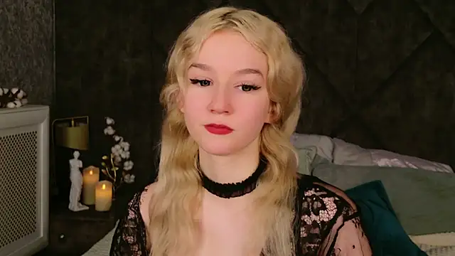 Snapshot of NaomiLoys chatting on 02-24-25, 03:23 NaomiLoys online show from 02-24-25, 03:23