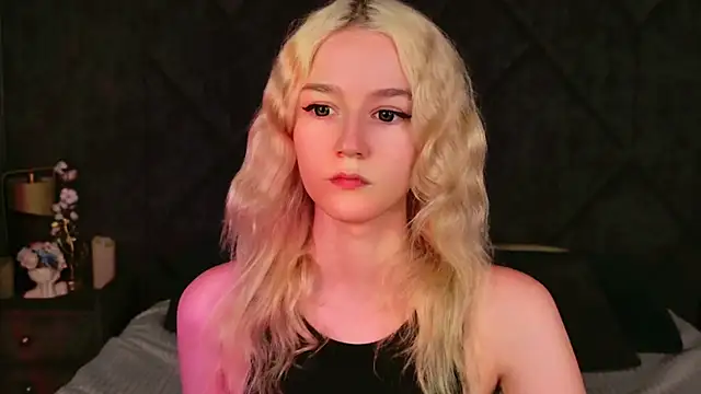 Snapshot of NaomiLoys chatting on 09-08-25, 08:19 NaomiLoys online show from 09-08-25, 08:19