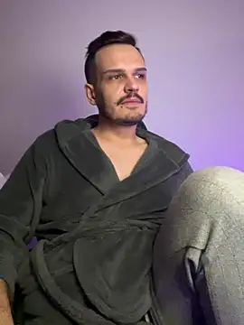 Snapshot of bearded_beauty chatting on 12-20-24, 03:14 bearded beauty online show from 12-20-24, 03:14