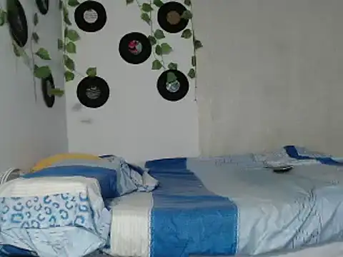 Snapshot of Hannafoster chatting on 12-04-24, 10:19 Hannafoster online show from 12-04-24, 10:19