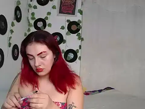 Snapshot of Hannafoster chatting on 12-17-24, 07:04 Hannafoster online show from 12-17-24, 07:04