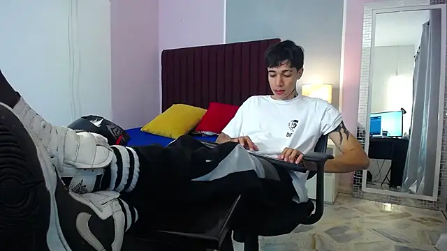 Zacktk7 online show from 01-02-25, 01:27