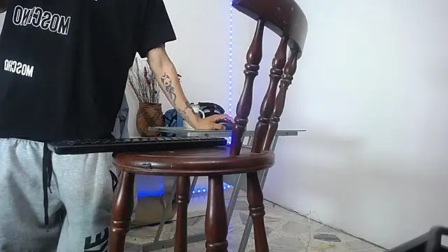 Zacktk7 online show from 01-18-25, 04:31