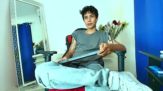 Zacktk7 online show from 02-12-25, 08:18