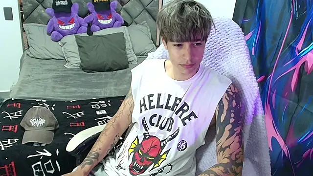 Zacktk7 online show from 04-15-26, 06:26