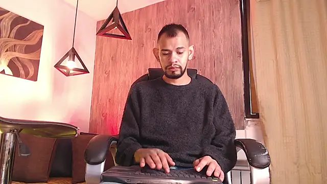 Snapshot of Bedobigcock chatting on 02-11-25, 06:11 Bedobigcock online show from 02-11-25, 06:11