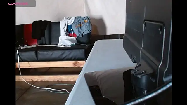 Snapshot of 69vivian chatting on 12-20-24, 09:39 69vivian online show from 12-20-24, 09:39