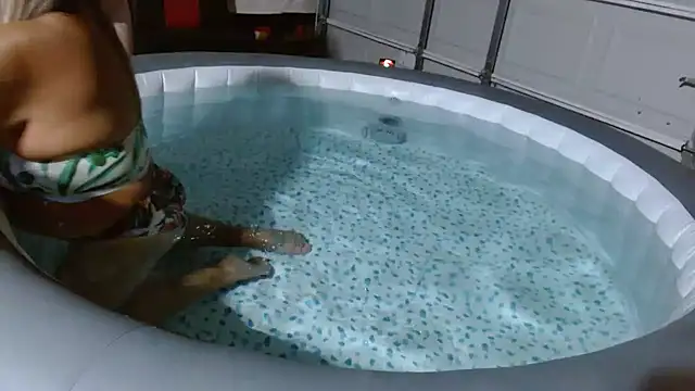 Snapshot of 69vivian chatting on 01-18-25, 01:41 69vivian online show from 01-18-25, 01:41