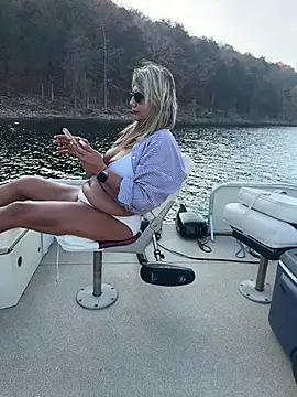 Snapshot of 69vivian chatting on 11-14-25, 09:13 69vivian online show from 11-14-25, 09:13