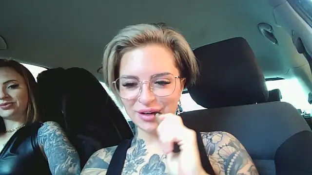 Alexandersonxo online show from 12-19-24, 10:02