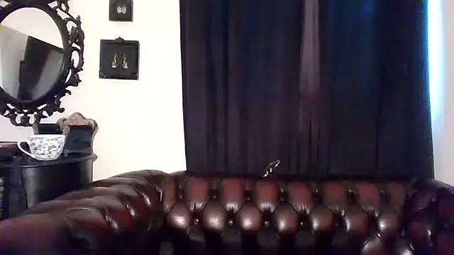 Alexandersonxo online show from 12-20-25, 08:32