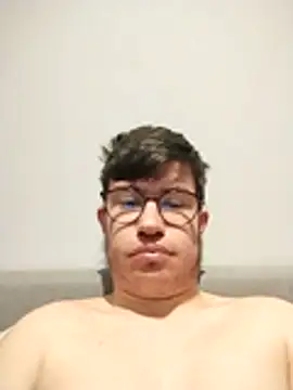 Snapshot of JulesG18 chatting on 02-11-26, 09:03 JulesG18 online show from 02-11-26, 09:03