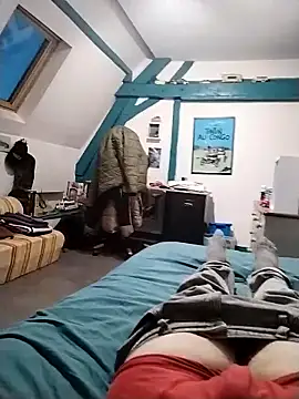 Snapshot of JulesG18 chatting on 03-01-26, 05:59 JulesG18 online show from 03-01-26, 05:59