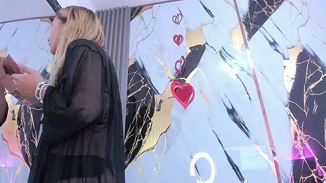 Snapshot of sophiee_evanss_ chatting on 02-01-25, 03:39 sophiee evanss online show from 02-01-25, 03:39