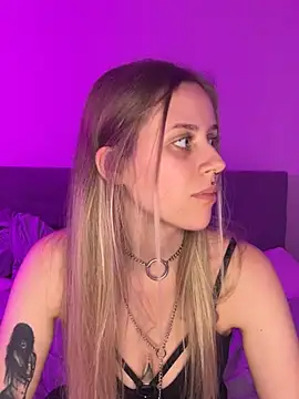 lunawolf21 online show from 01-09-25, 07:50