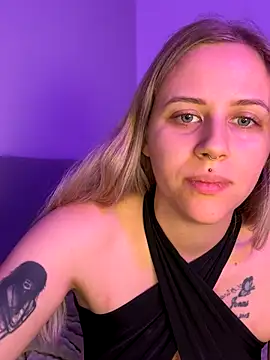 lunawolf21 online show from 01-08-26, 08:16