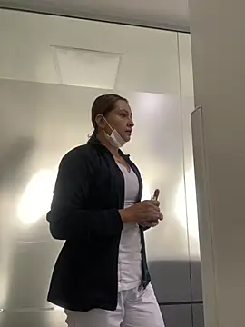 Keittly  online show from 03-18-25, 06:48