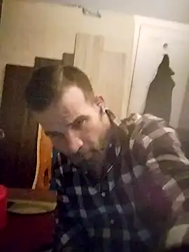 Snapshot of johnnyrockit chatting on 12-12-24, 01:28 johnnyrockit online show from 12-12-24, 01:28