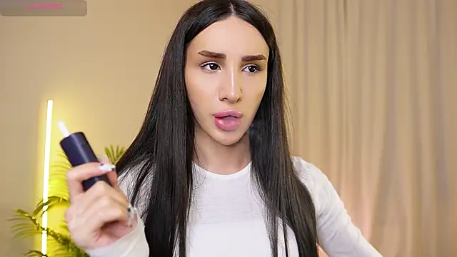 Kim Oberlin  online show from 11-29-25, 04:32