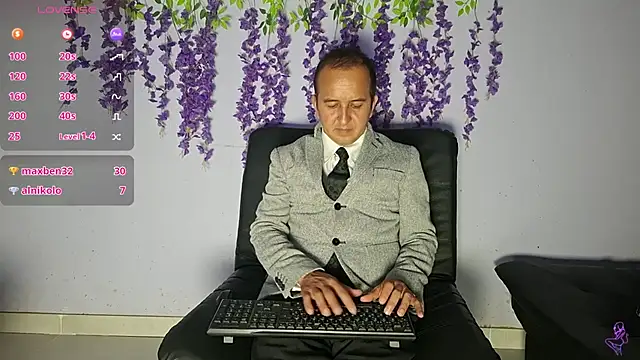 yazforeSolo online show from 02-10-26, 02:15