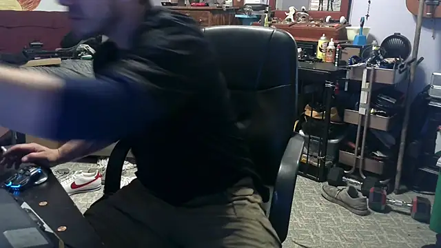 ScubaStevex online show from 11-02-25, 04:20