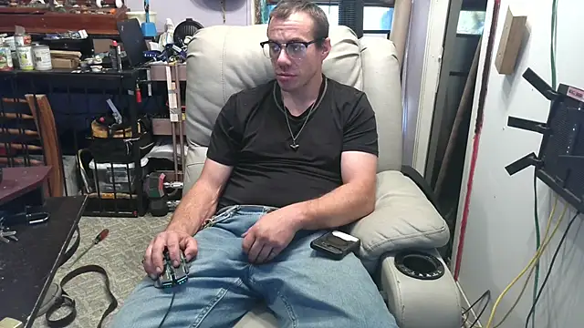 ScubaStevex online show from 11-04-25, 06:07