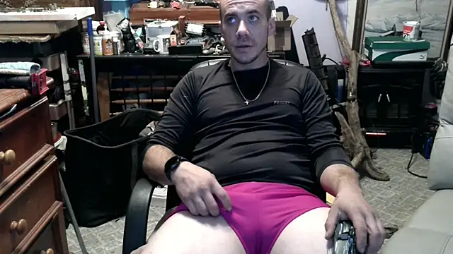 ScubaStevex online show from 11-17-25, 01:00