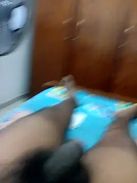 Snapshot of SizableCylinder chatting on 09-17-25, 12:18 SizableCylinder online show from 09-17-25, 12:18