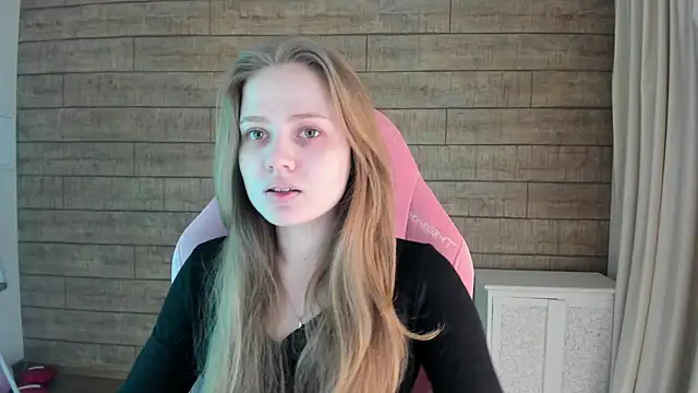 Snapshot of SelinSwarovski chatting on 04-20-26, 04:21 SelinSwarovski online show from 04-20-26, 04:21