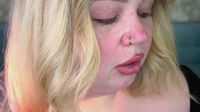 ZaraReignn online show from 04-15-26, 07:54