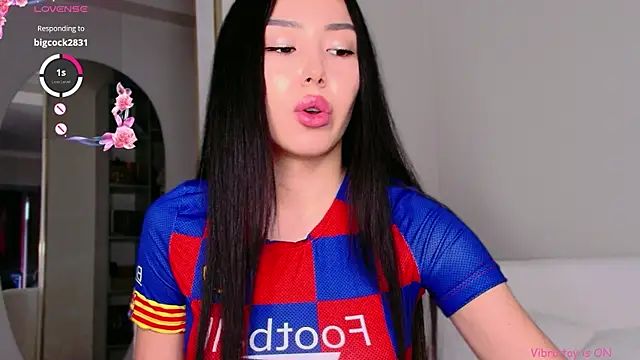 Snapshot of saranmia chatting on 11-01-25, 09:44 saranmia online show from 11-01-25, 09:44