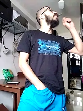 Snapshot of hairyserious chatting on 03-05-25, 02:12 hairyserious online show from 03-05-25, 02:12