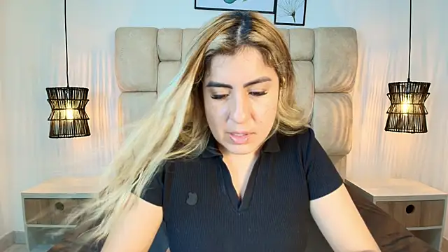 AdharaSmithh online show from 06-13-26, 10:51