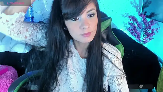 Snapshot of elissa_iris chatting on 06-04-26, 02:17 elissa iris online show from 06-04-26, 02:17