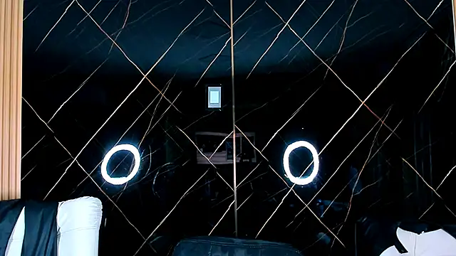 Owen Muzcle online show from 10-25-25, 04:20