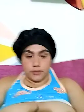 Snapshot of Marilin_Jessie chatting on 10-18-25, 06:05 Marilin Jessie online show from 10-18-25, 06:05