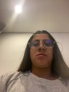 girl anni online show from 02-18-25, 03:21