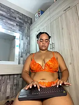 Violetrousse online show from 12-16-25, 07:41