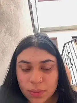 Snapshot of alissonfernandez_ chatting on 06-14-26, 05:15 alissonfernandez online show from 06-14-26, 05:15