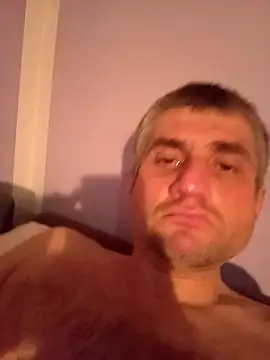 Snapshot of Gotowy40 chatting on 10-28-25, 03:10 Gotowy40 online show from 10-28-25, 03:10