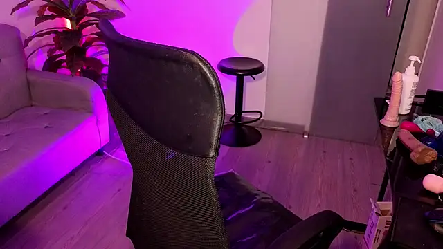 Lovely celeste online show from 11-30-25, 04:00