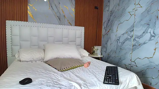hornybarelylegalgirl online show from 12-16-24, 07:32