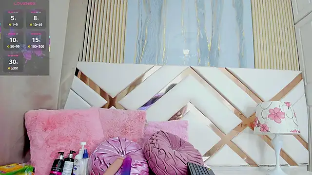 CoralHarmon online show from 11-22-25, 10:20