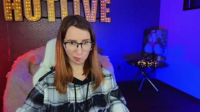 AliceBYKiss online show from 12-13-24, 12:17