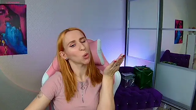 AliceBYKiss online show from 01-10-25, 07:11