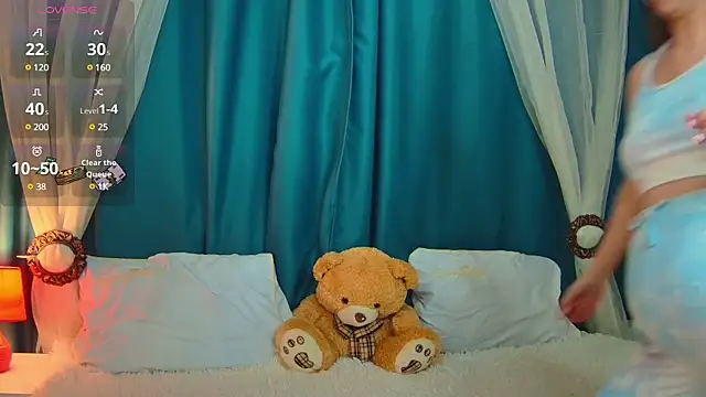 AliceBYKiss online show from 03-06-25, 12:30