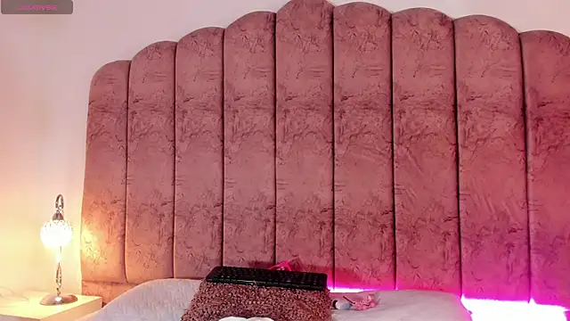 Carolina Evanss online show from 01-18-26, 03:43