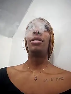 lucianadolll online show from 04-16-26, 10:34