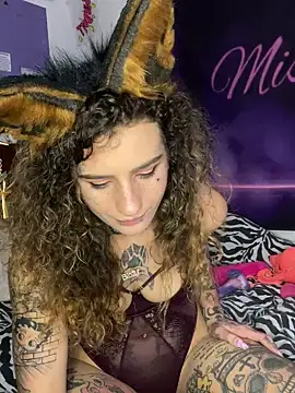 Snapshot of BlazyKitsune- chatting on 12-28-24, 01:38 BlazyKitsune- online show from 12-28-24, 01:38